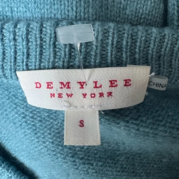 Demylee New York Cashmere Blue Crew Neck Sweater with Relaxed Fit - Picture 2 of 10